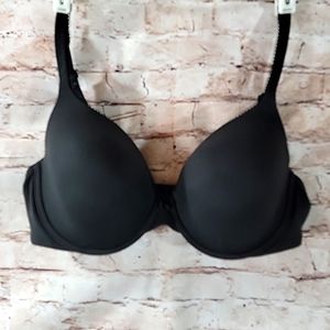 VICTORIA’S SECRET Body by Victoria Lined Perfect Coverage Black Bra 36D